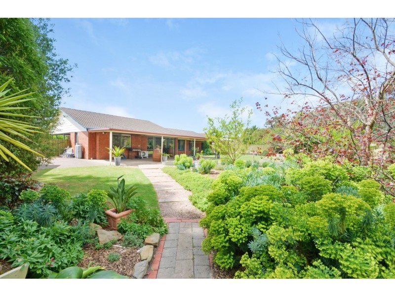 12 Andrew Henning Place, Willunga SA 5172