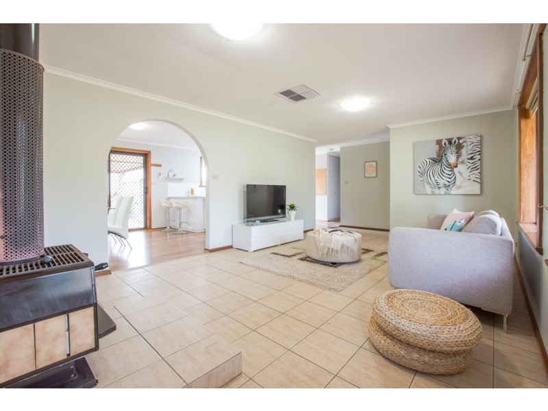 12 Evelyn Sturt Drive, Willunga SA 5172