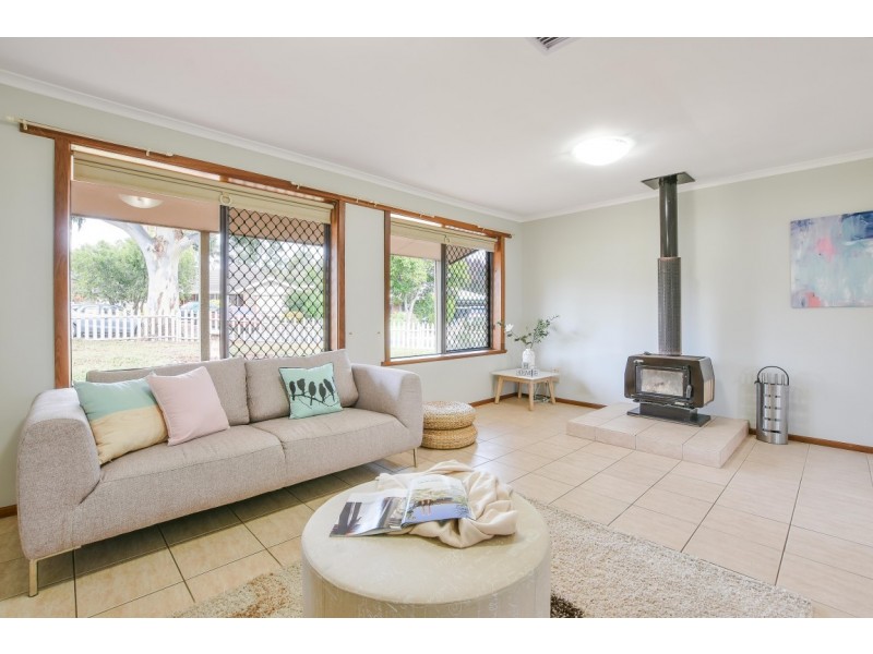 12 Evelyn Sturt Drive, Willunga SA 5172