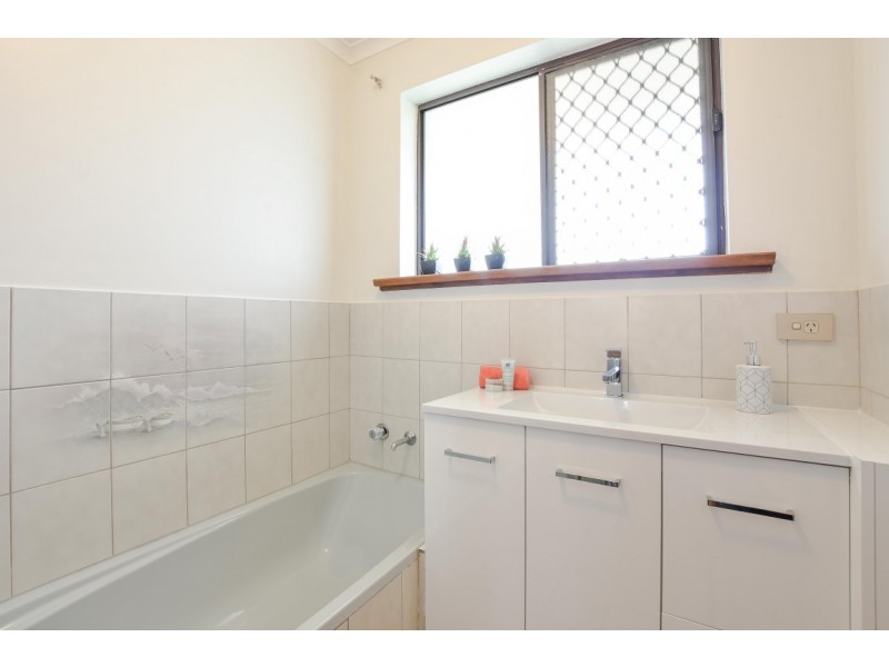 12 Evelyn Sturt Drive, Willunga SA 5172