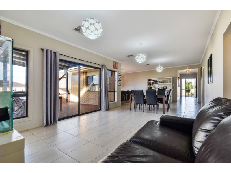 20 Meadow Bank Way, Aldinga Beach SA 5173