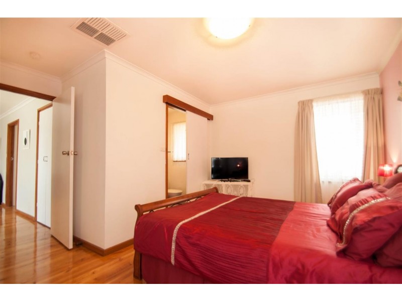 16 Helsinki Road, Hackham West SA 5163