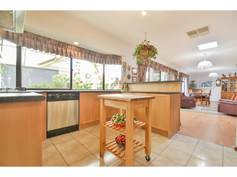 5 Todd Street, Woodcroft SA 5162