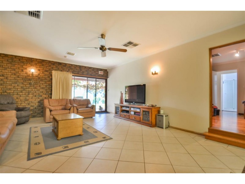 10 Gifford Terrace, Seaford SA 5169
