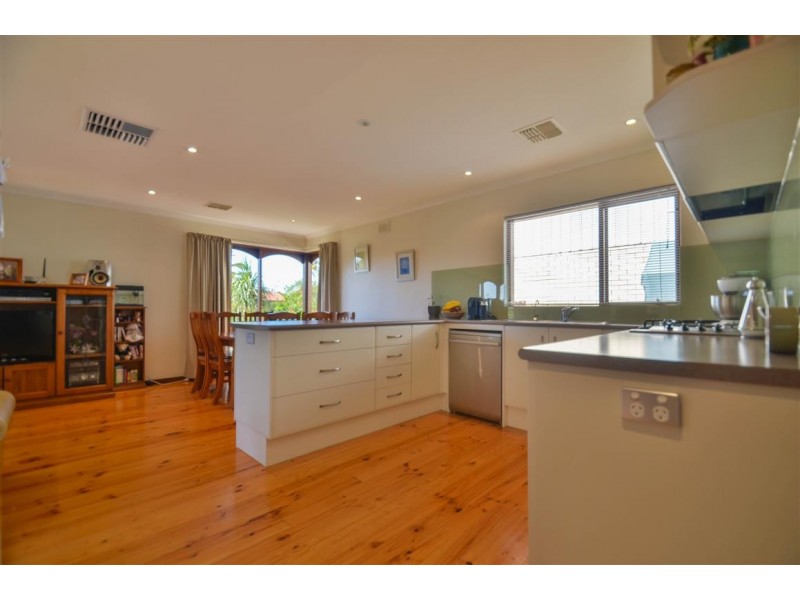 10 Gifford Terrace, Seaford SA 5169