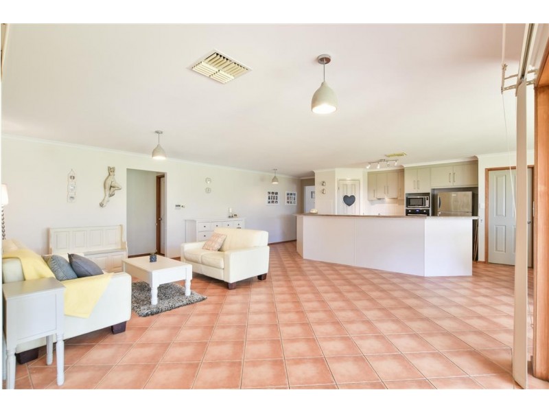 1 Jimmy Watson Drive, Woodcroft SA 5162