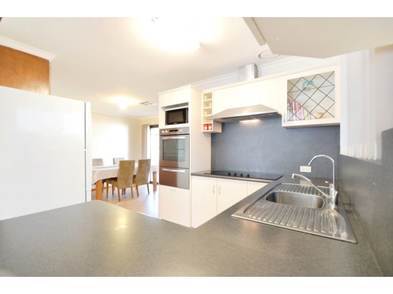 38 Leonard Road, Morphett Vale SA 5162
