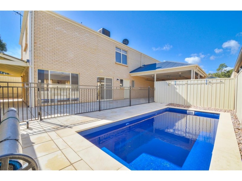 24 Ambrosini Court, Woodcroft SA 5162