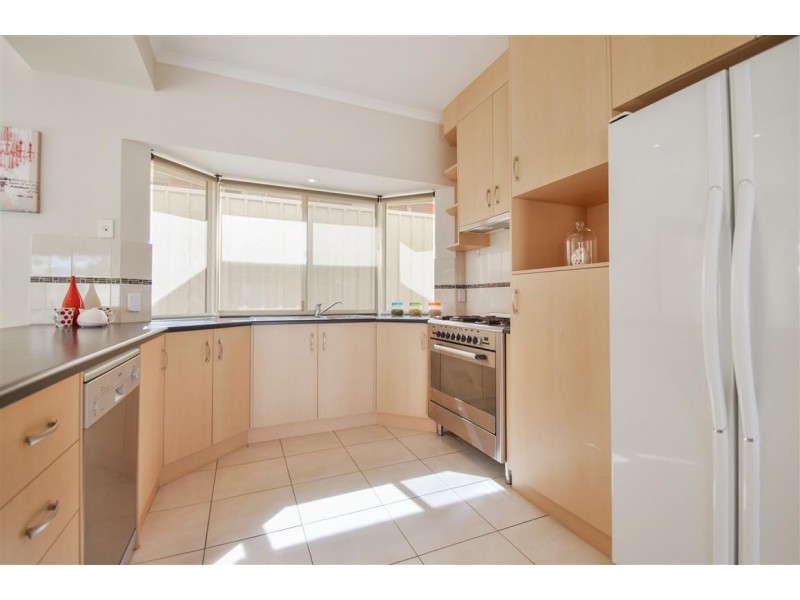 24 Ambrosini Court, Woodcroft SA 5162