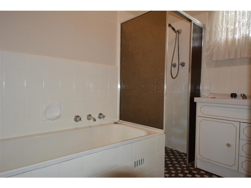 6 Wahratta Avenue, Morphett Vale SA 5162