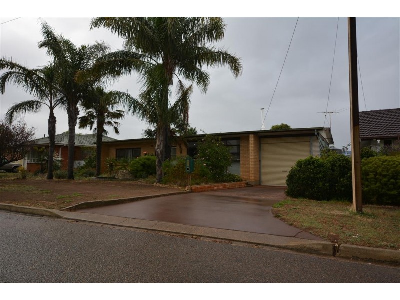 6 Wahratta Avenue, Morphett Vale SA 5162