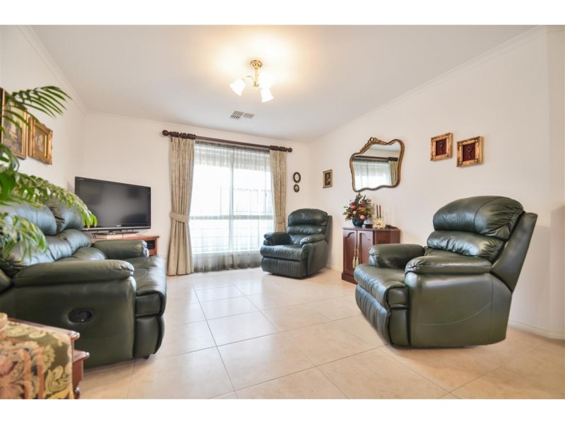 57 Tobin Crescent, Woodcroft SA 5162