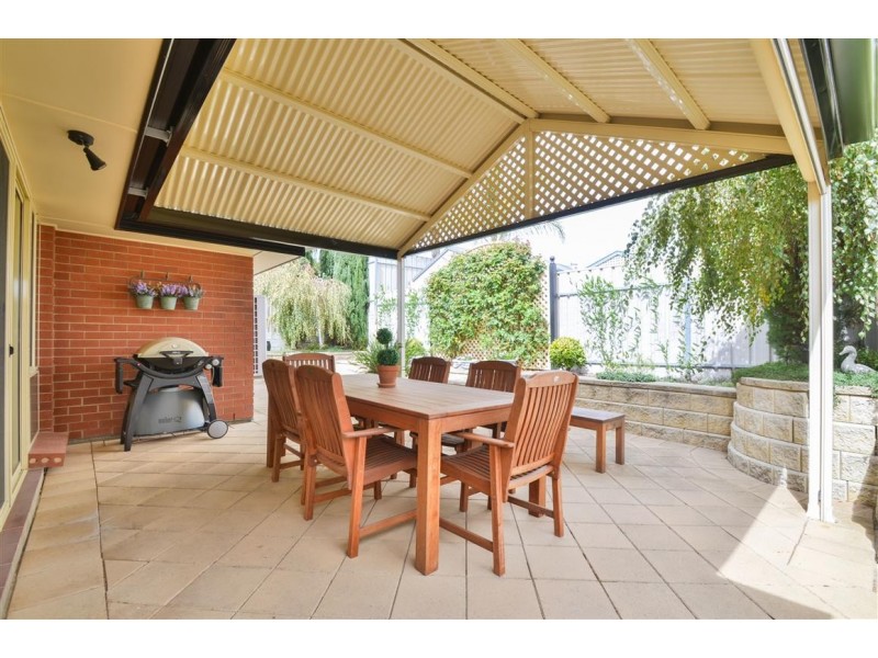 57 Tobin Crescent, Woodcroft SA 5162