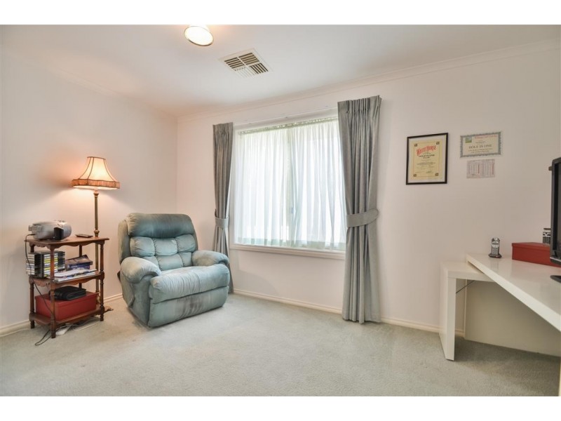 57 Tobin Crescent, Woodcroft SA 5162