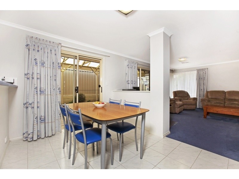 5 Kari Crescent, Huntfield Heights SA 5163