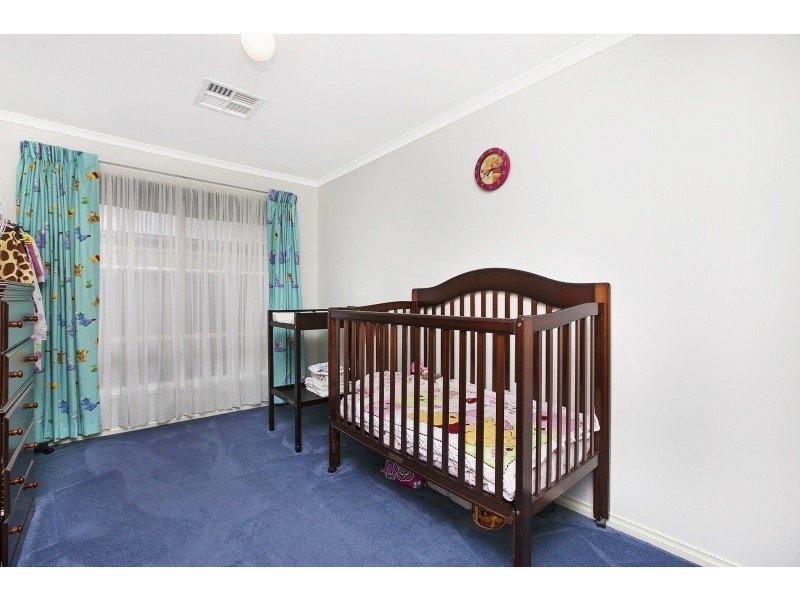 5 Kari Crescent, Huntfield Heights SA 5163