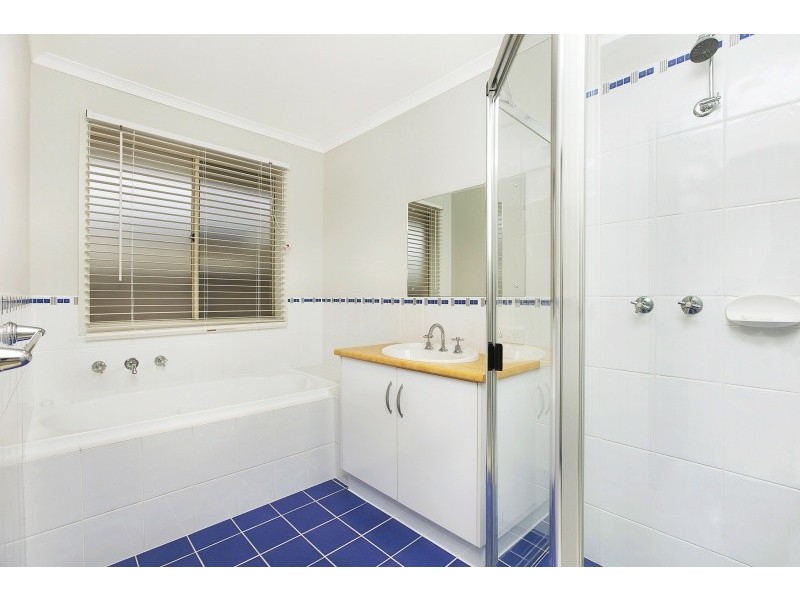 5 Kari Crescent, Huntfield Heights SA 5163