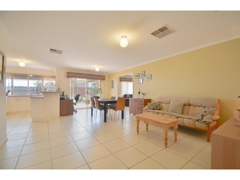 1 Overland Crescent, Sheidow Park SA 5158