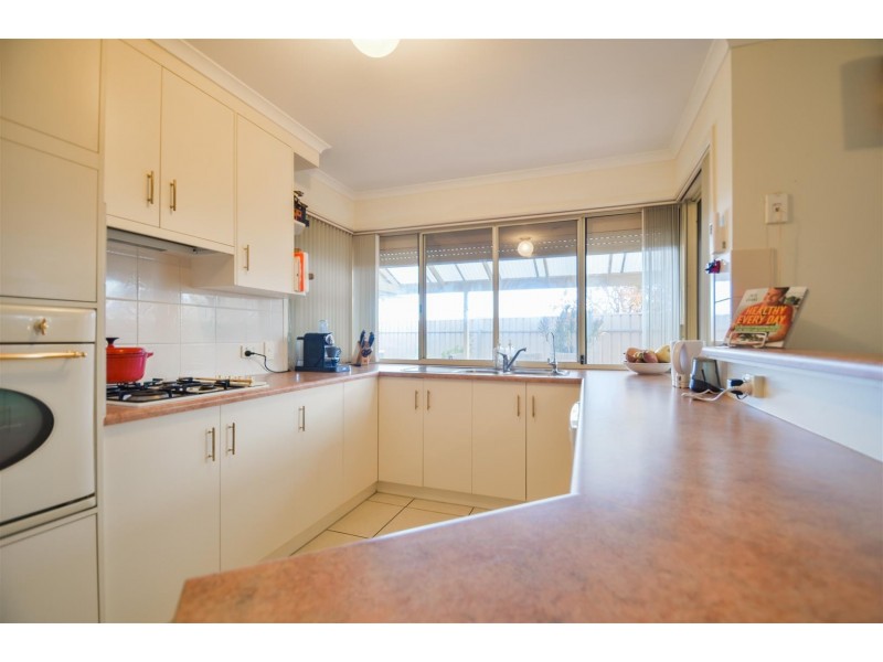 1 Overland Crescent, Sheidow Park SA 5158