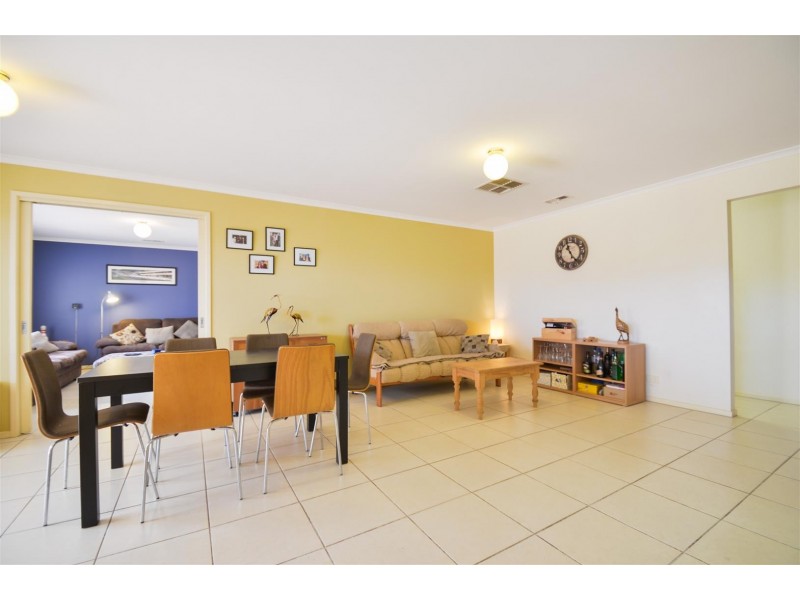 1 Overland Crescent, Sheidow Park SA 5158