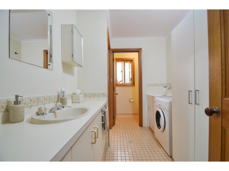 8 Sandy Glass Court, Sheidow Park SA 5158