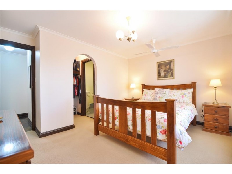 42 Gorelon Drive, Flagstaff Hill SA 5159