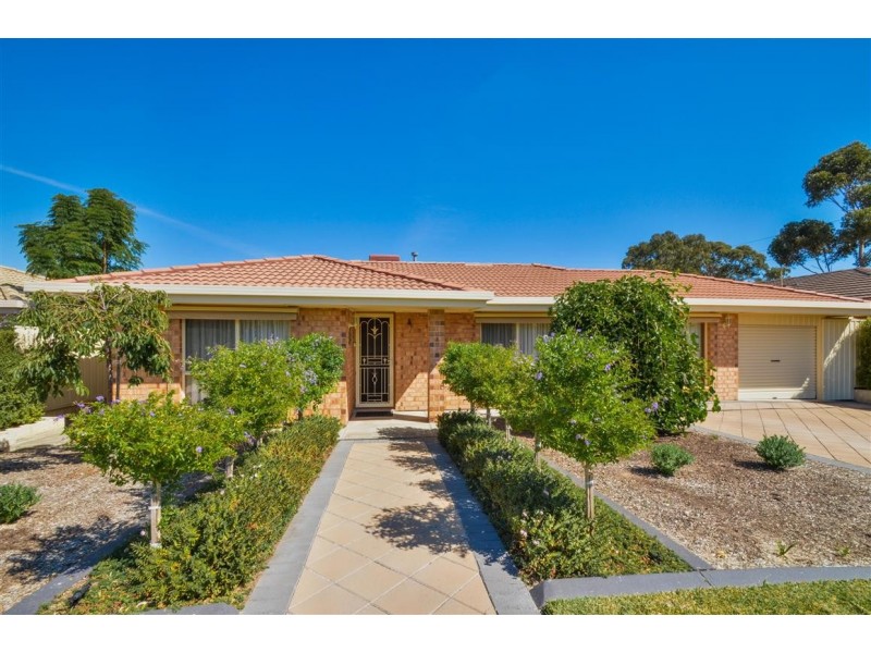 4 Potter Drive, Woodcroft SA 5162
