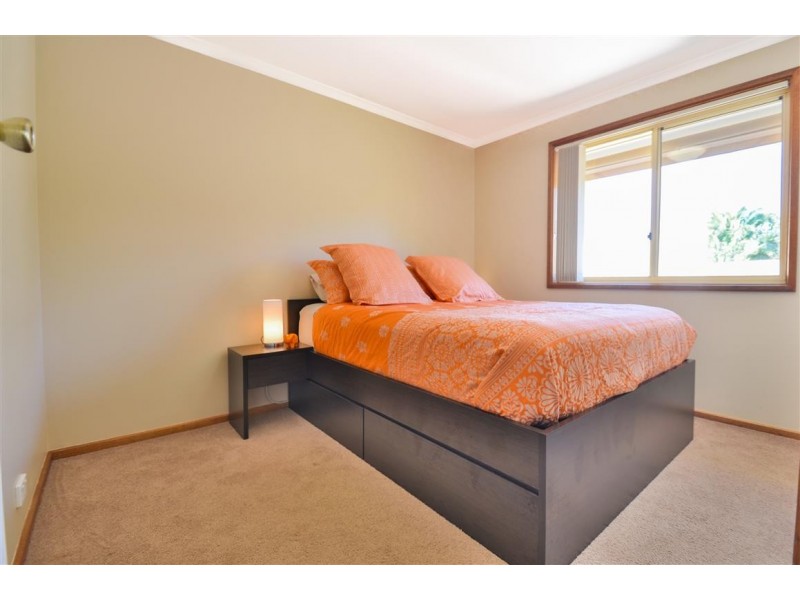 4 Potter Drive, Woodcroft SA 5162