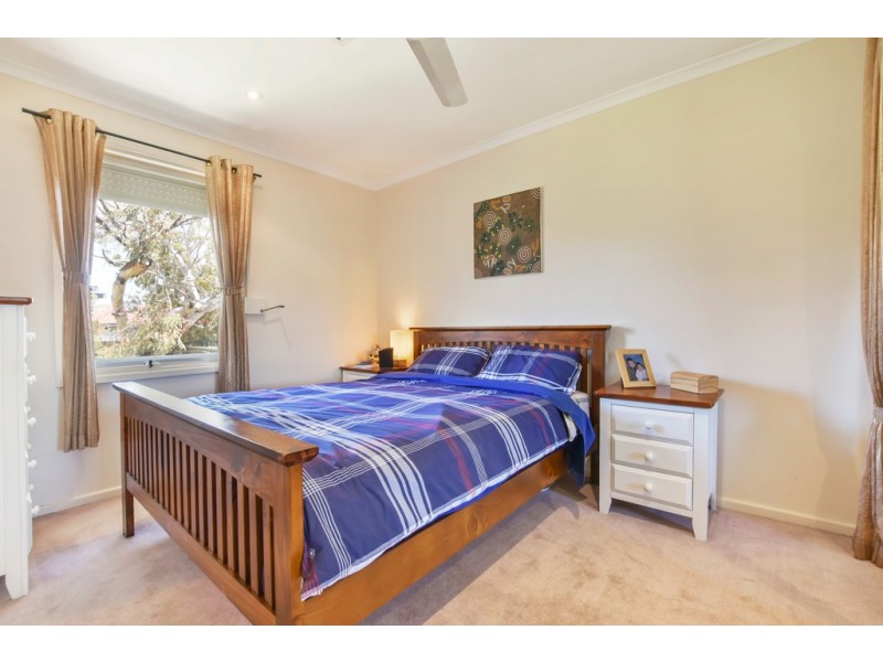 37 Manunda Way, Hallett Cove SA 5158