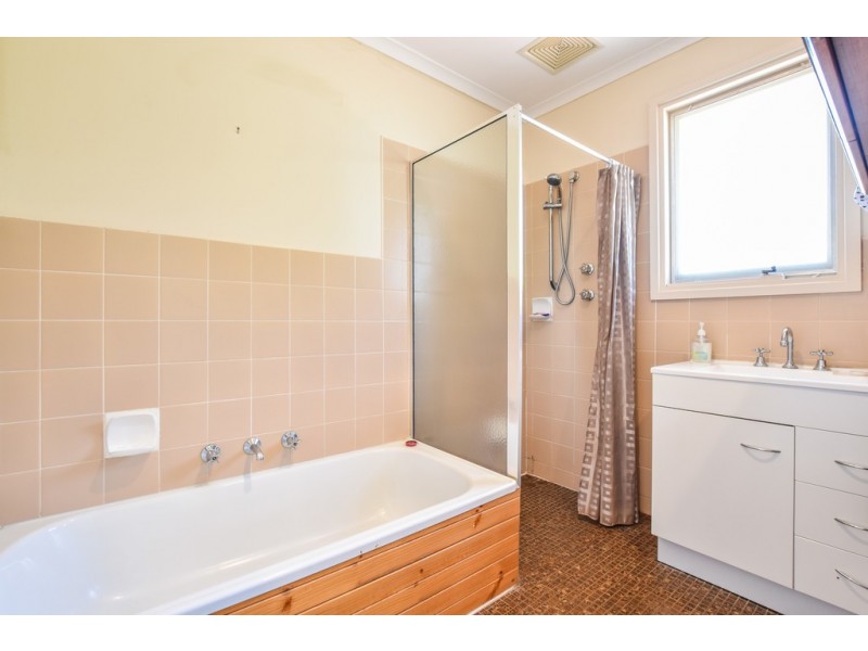 37 Manunda Way, Hallett Cove SA 5158
