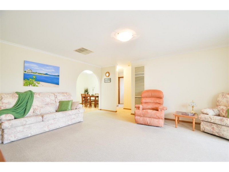 4 Barossa Way, Woodcroft SA 5162
