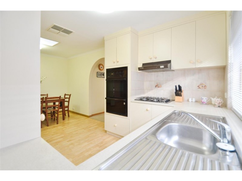 4 Barossa Way, Woodcroft SA 5162