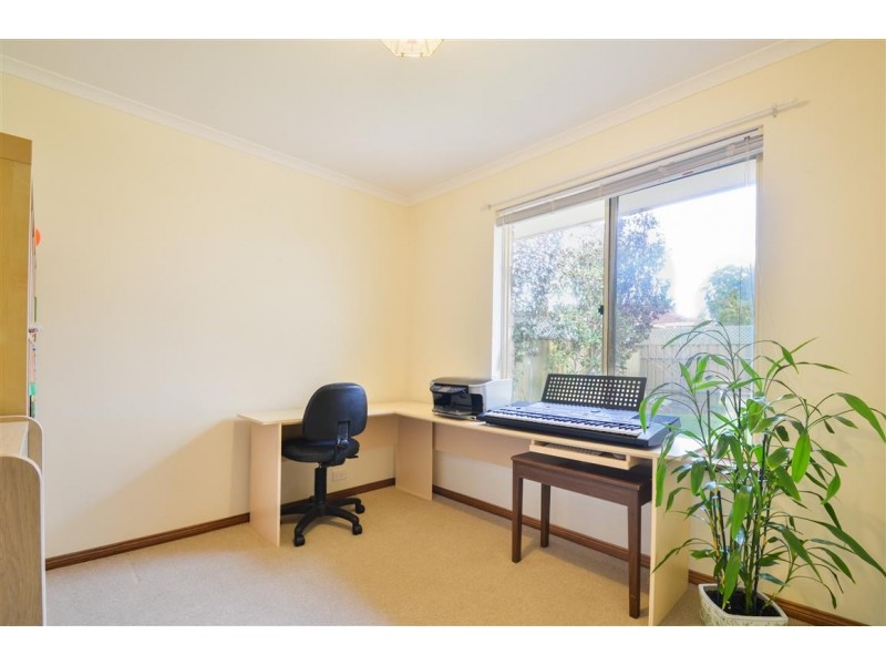 4 Barossa Way, Woodcroft SA 5162