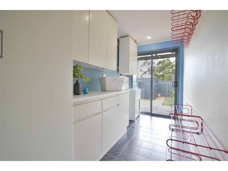 17 Greenbriar Ave, Happy Valley SA 5159