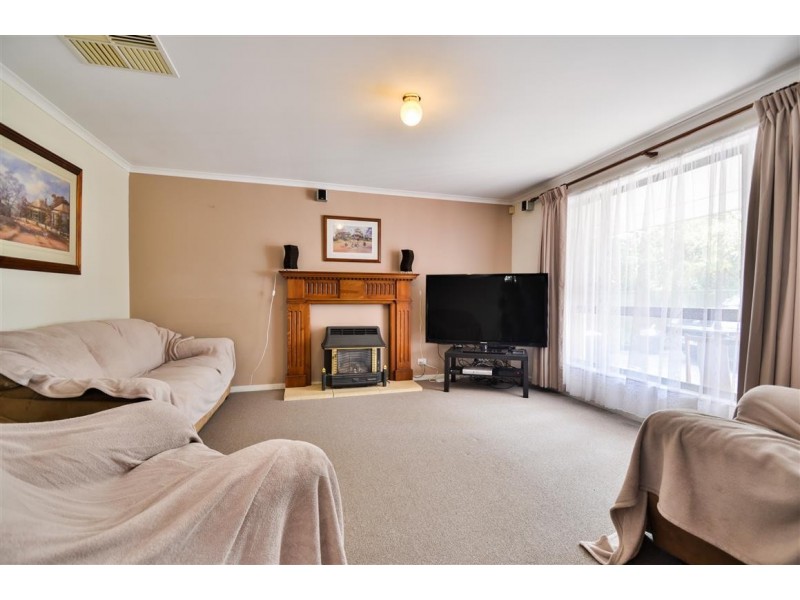 26 Bordeaux Drive, Woodcroft SA 5162