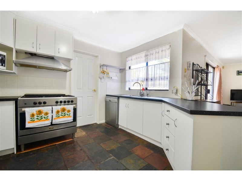 26 Bordeaux Drive, Woodcroft SA 5162