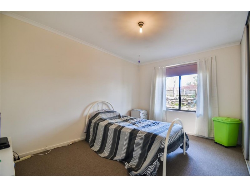 26 Bordeaux Drive, Woodcroft SA 5162