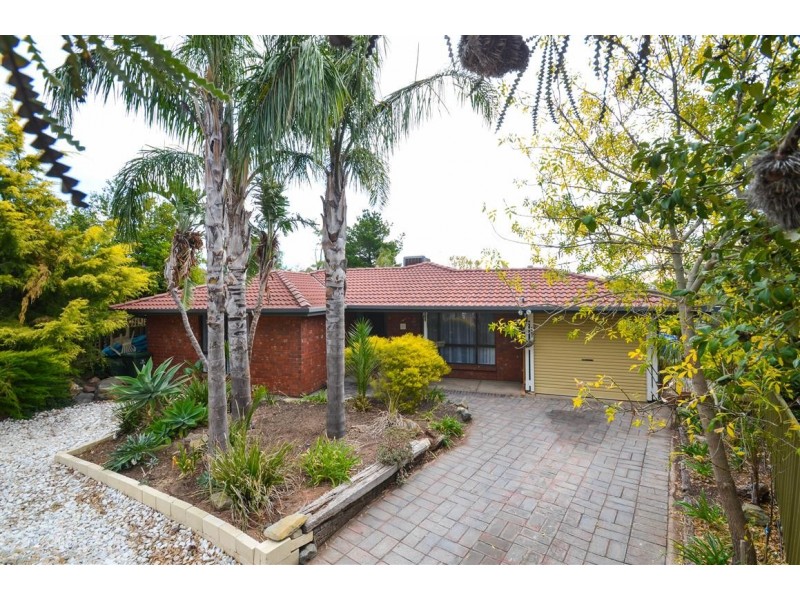 26 Bordeaux Drive, Woodcroft SA 5162