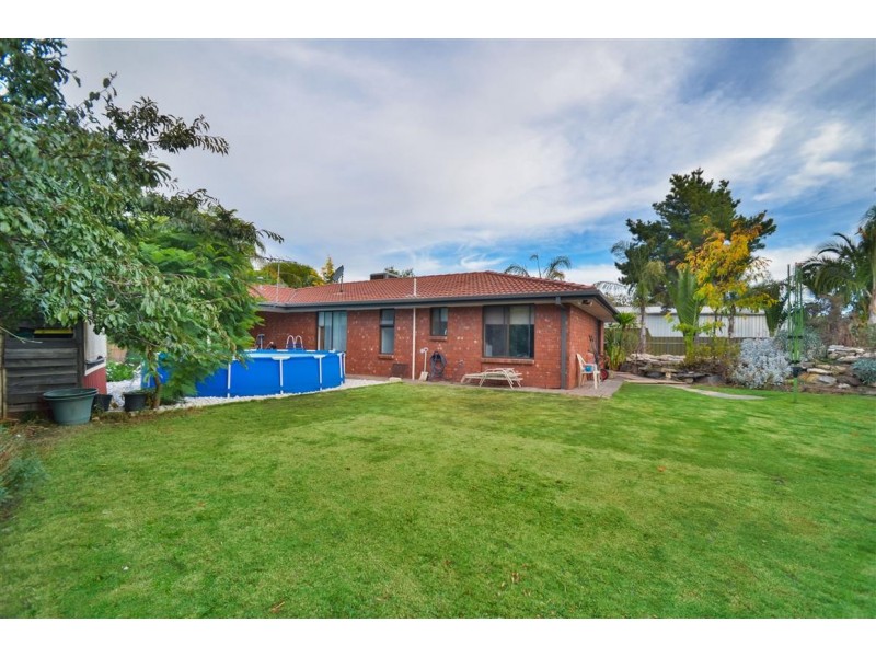 26 Bordeaux Drive, Woodcroft SA 5162