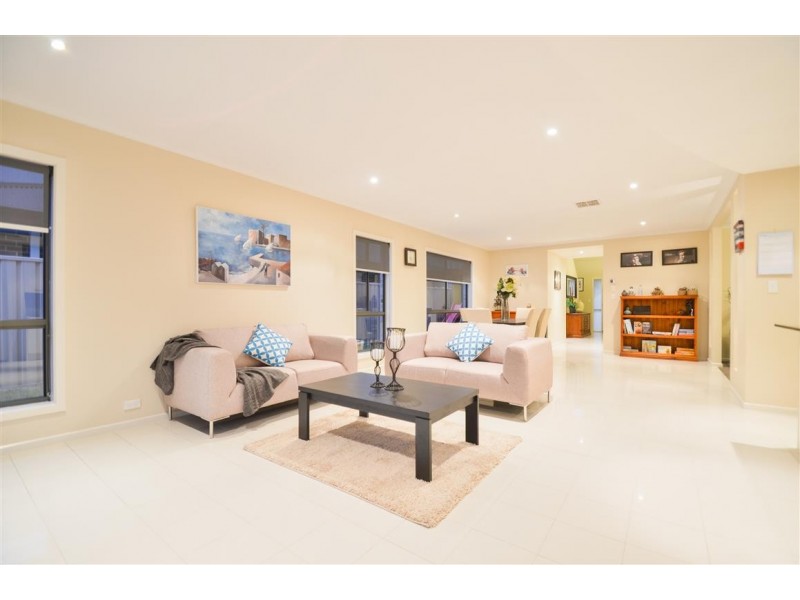 6 Arkle Place, Woodcroft SA 5162