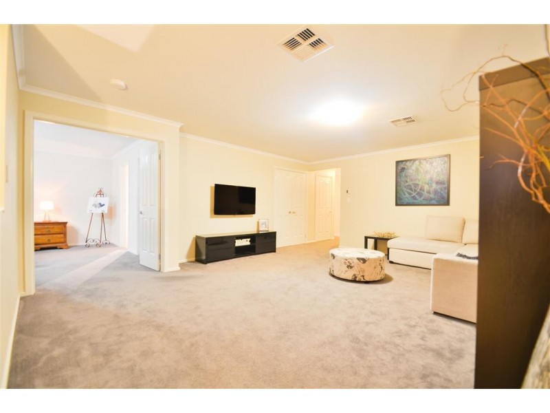 6 Arkle Place, Woodcroft SA 5162