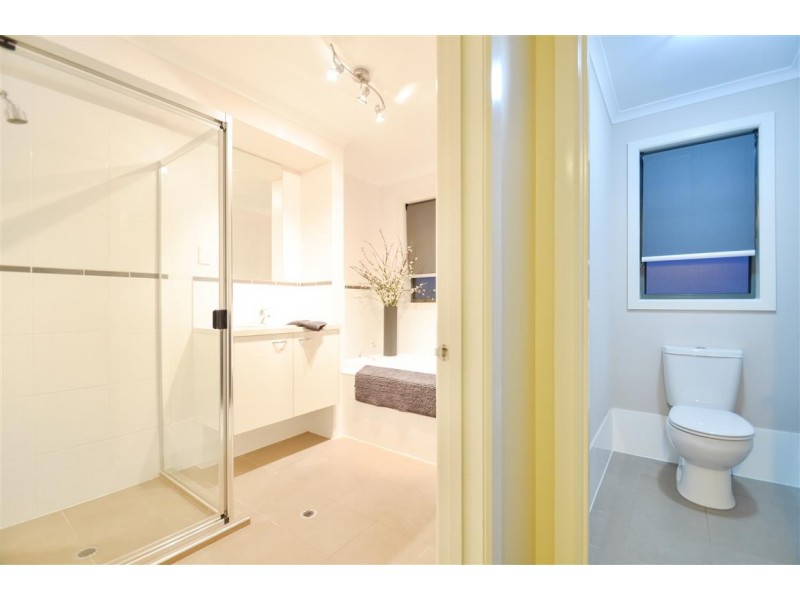 6 Arkle Place, Woodcroft SA 5162