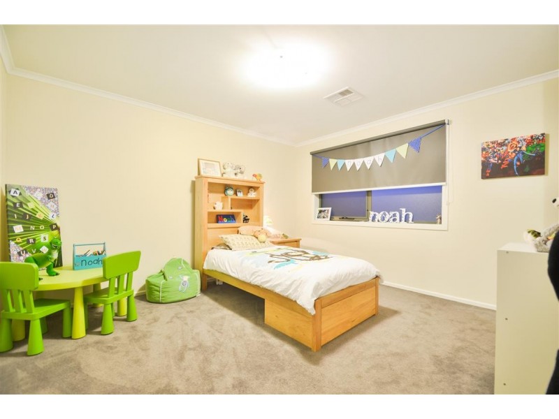 6 Arkle Place, Woodcroft SA 5162