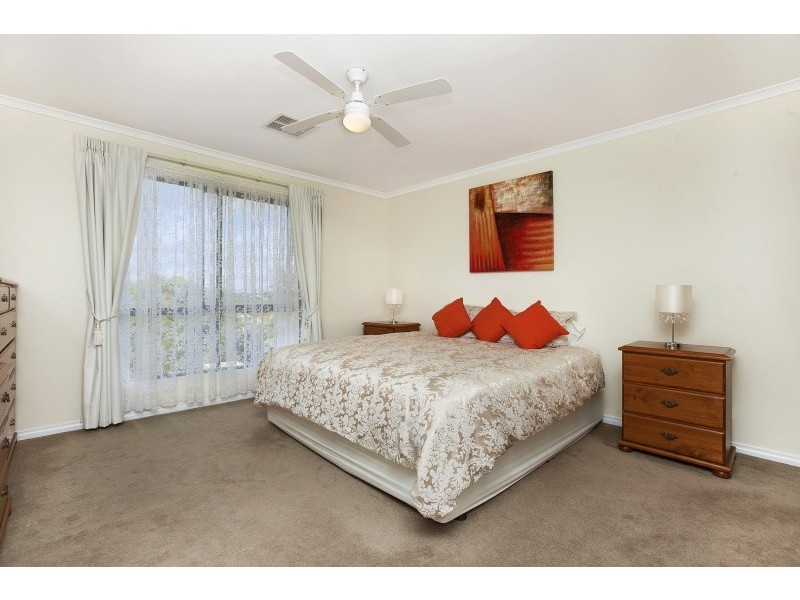 10a Olivier Crescent, Morphett Vale SA 5162