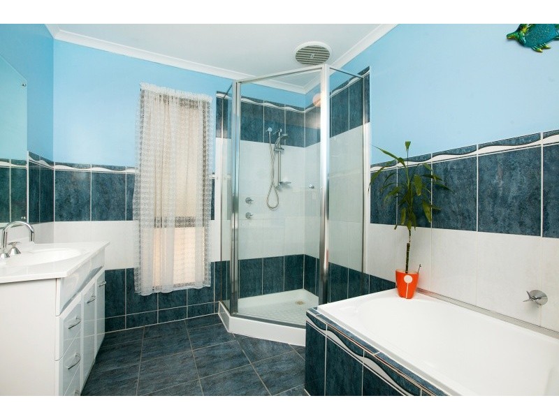 10a Olivier Crescent, Morphett Vale SA 5162