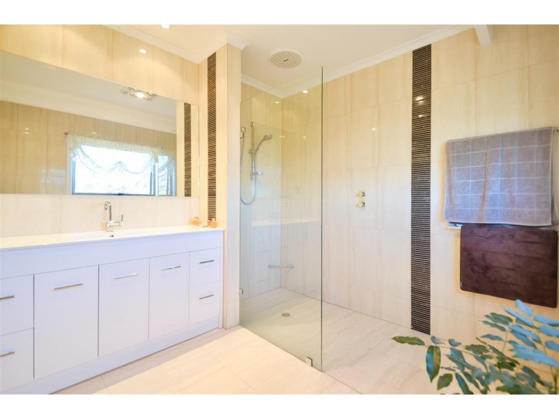 26 York Drive, Flagstaff Hill SA 5159