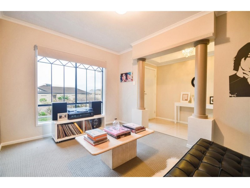 10 Autumn Court, Woodcroft SA 5162