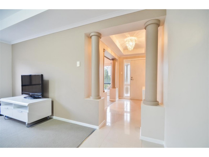 10 Autumn Court, Woodcroft SA 5162