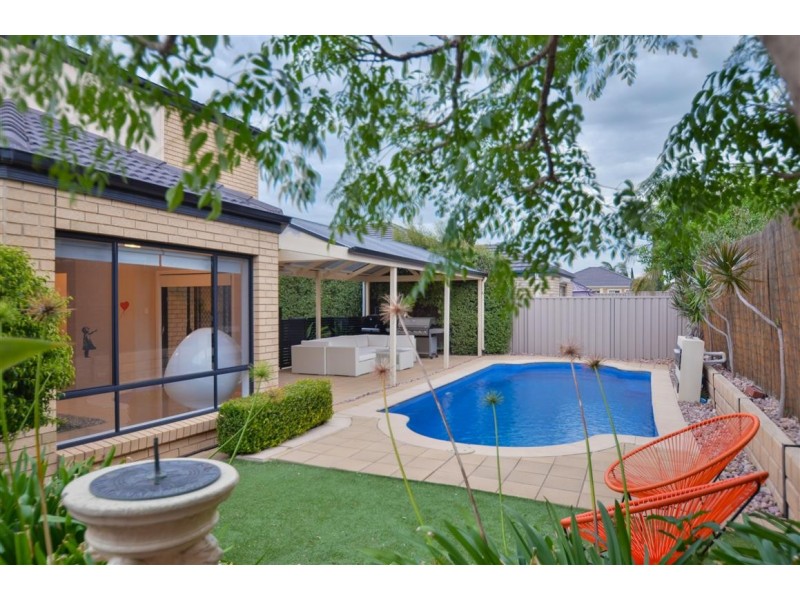 10 Autumn Court, Woodcroft SA 5162