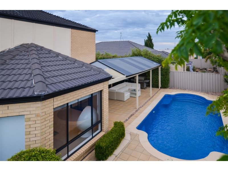 10 Autumn Court, Woodcroft SA 5162